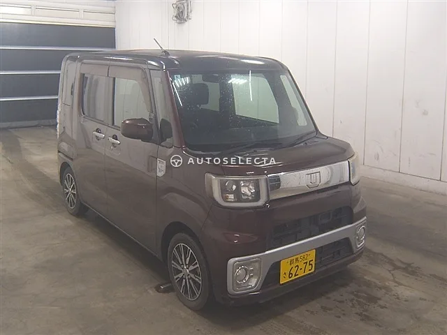 Daihatsu Wake 2016, auction grade R