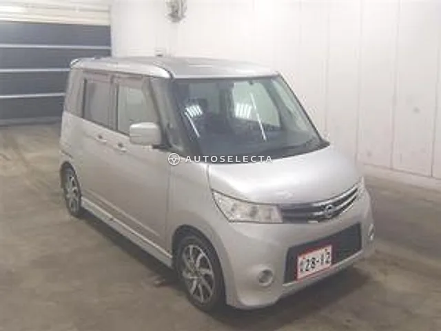 Nissan Roox 2011, auction grade 3.5