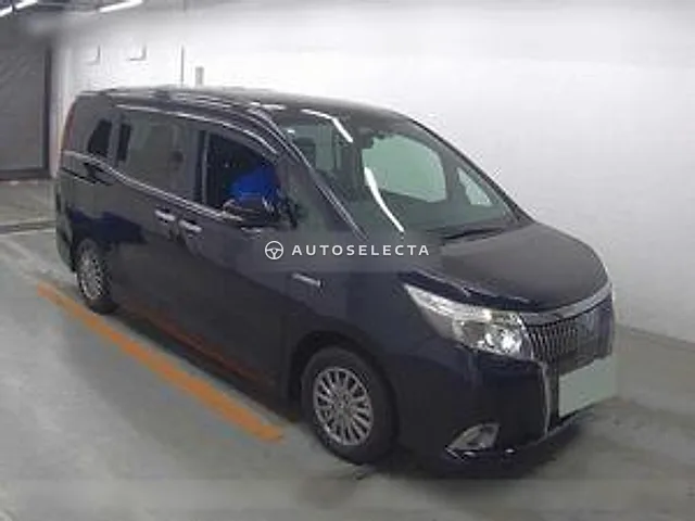 Toyota Esquire 2015, auction grade RA