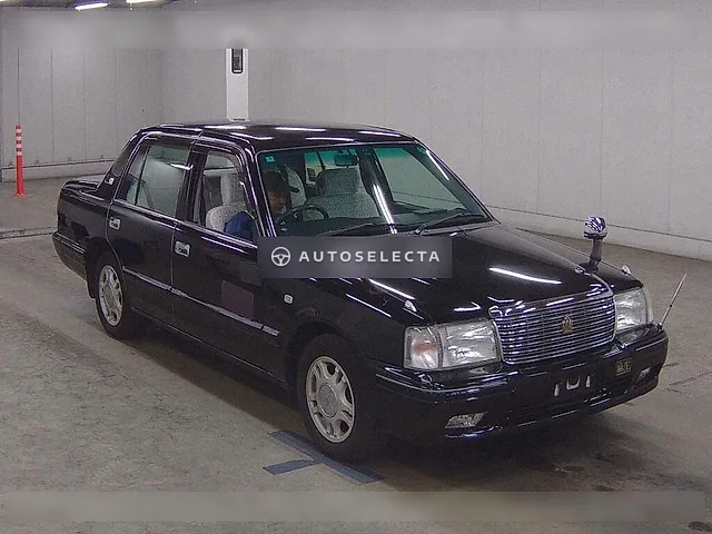 Toyota Crown Sedan 2010, auction grade 3.5