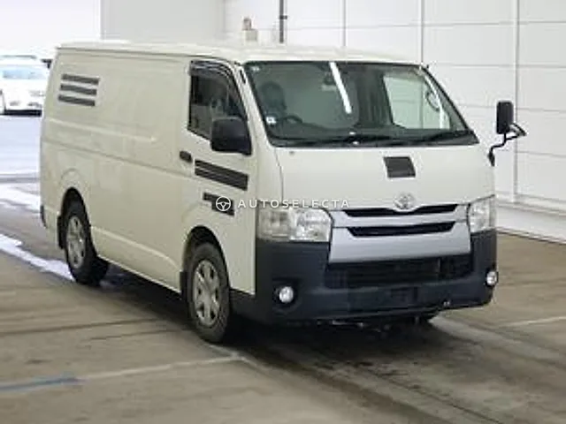 Toyota Hiace 2015, auction grade 3.5