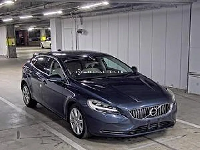 Volvo V40 2017, auction grade 4