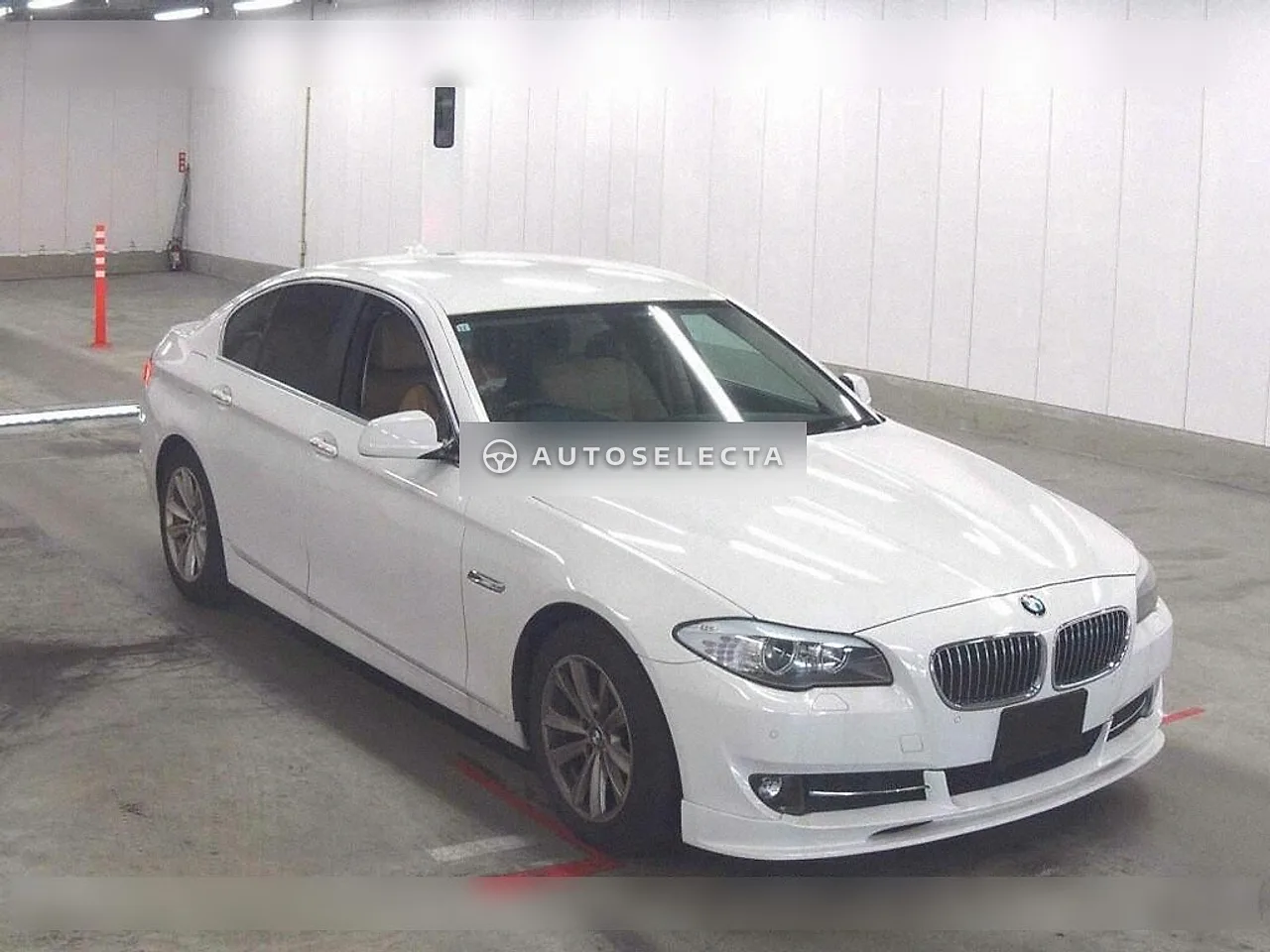 BMW 5 Series 2011, photo 1 of 6