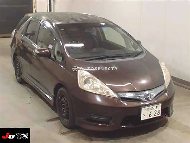 Honda Fit Shuttle 2012, auction grade 3.5