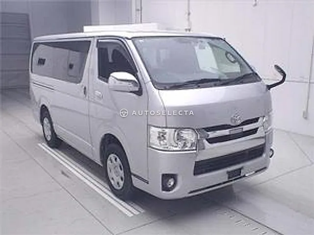 Toyota Hiace 2018, auction grade 4