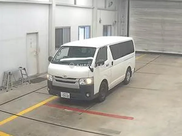 Toyota Hiace 2020, auction grade 3.5