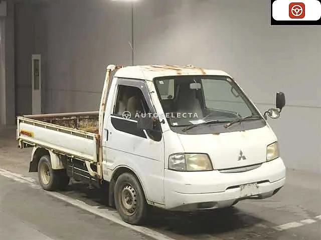 Mitsubishi Delica Truck 2002, auction grade 3