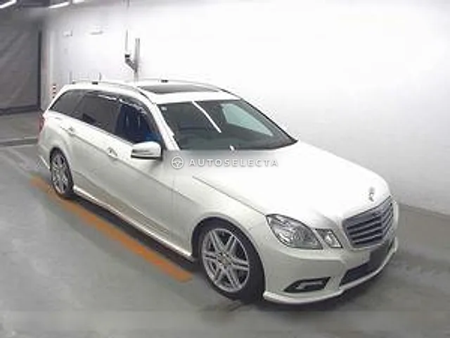Mercedes-Benz E-Class Station Wagon 2011, auction grade 4