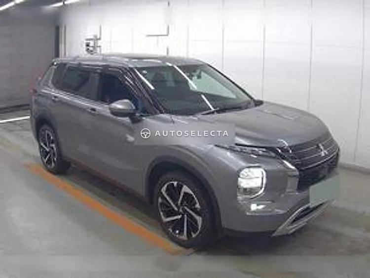 Mitsubishi Outlander PHEV 2023, photo 1 of 6