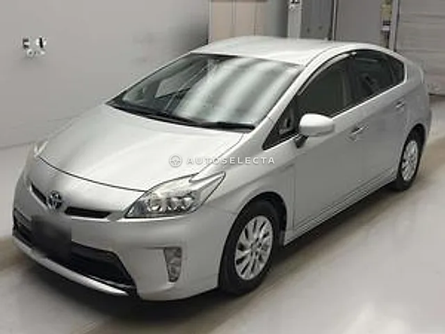 Toyota Prius PHV 2014, auction grade R