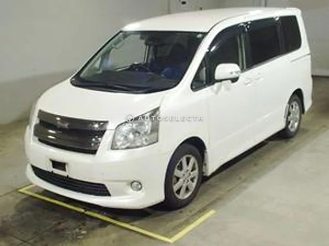 Toyota Noah 2010, auction grade RA