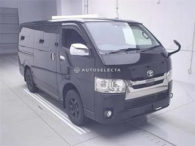 Toyota Hiace 2018, auction grade 3.5