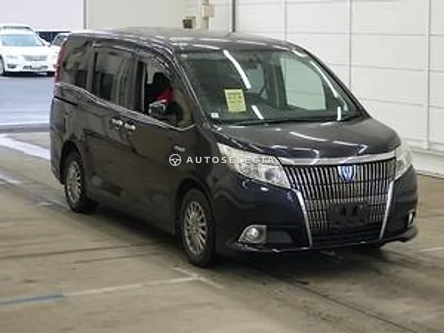 Toyota Esquire 2015, auction grade 3.5