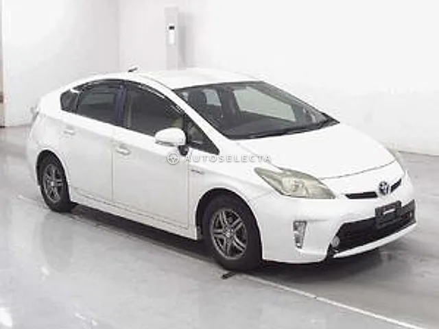 Toyota Prius 2013, auction grade R