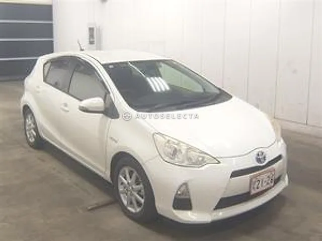 Toyota Aqua 2012, auction grade 3.5