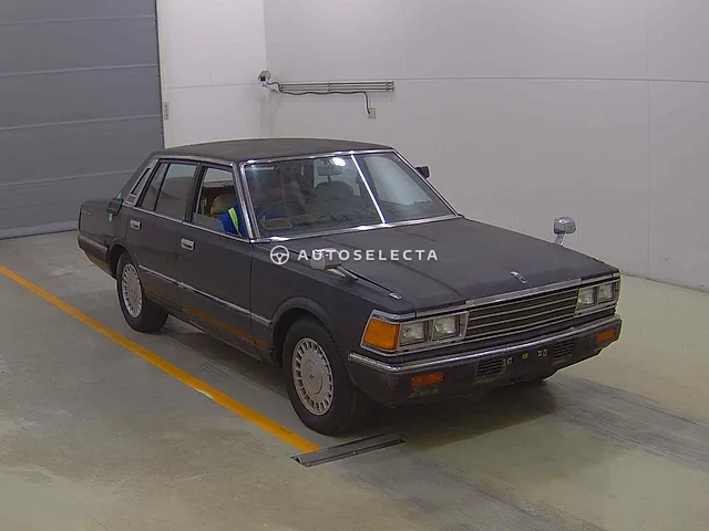 Nissan Cedric 1981, auction grade 2