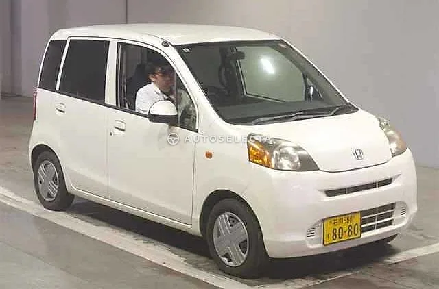 Honda Life 2010, auction grade 3.5