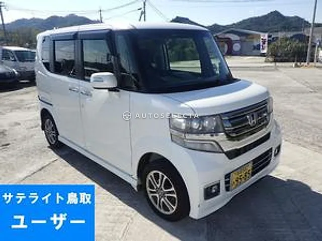 Honda N-BOX Custom 2017, auction grade 4