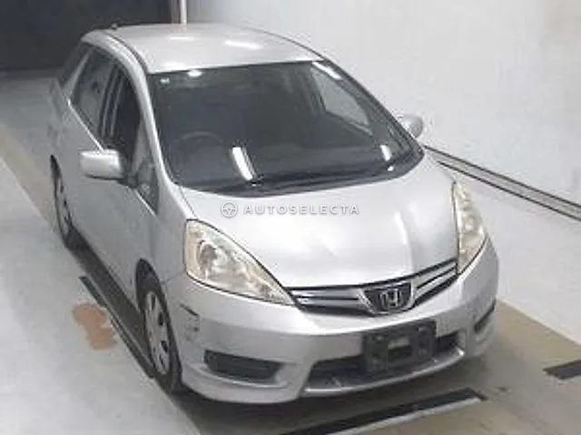 Honda Fit Shuttle 2013, auction grade R