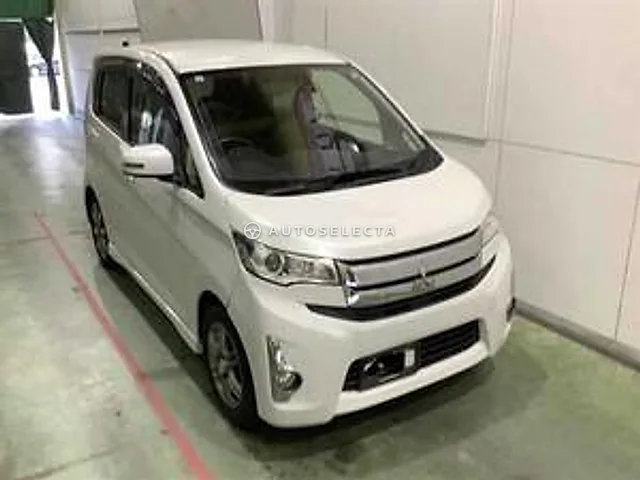 Mitsubishi eK Custom 2015, auction grade 3.5