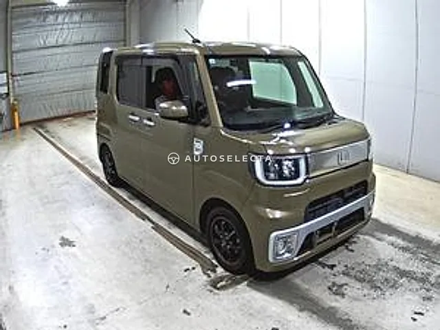 Daihatsu Wake 2015, auction grade 3.5