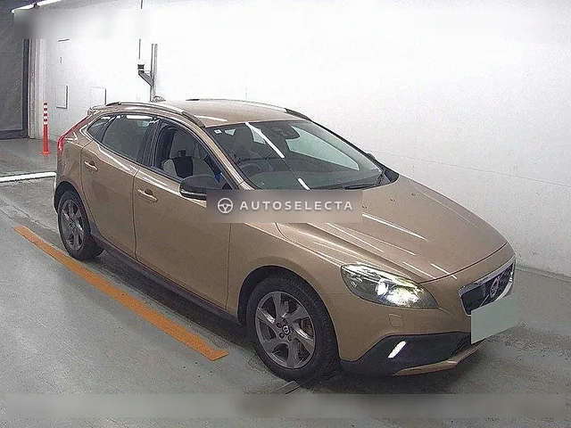 Volvo V40 2016, auction grade 4