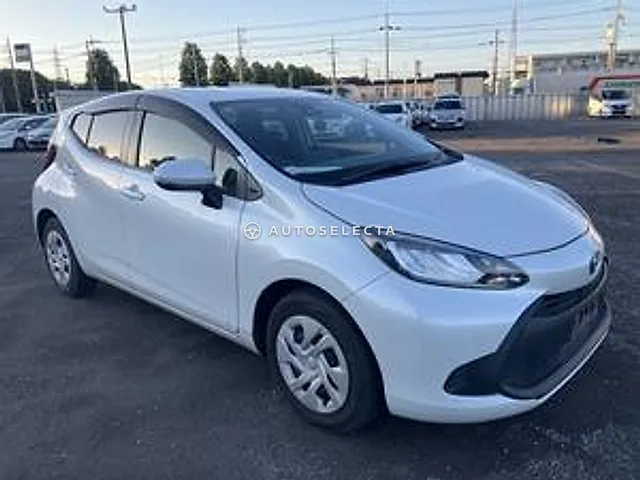 Toyota Aqua 2021, auction grade 4