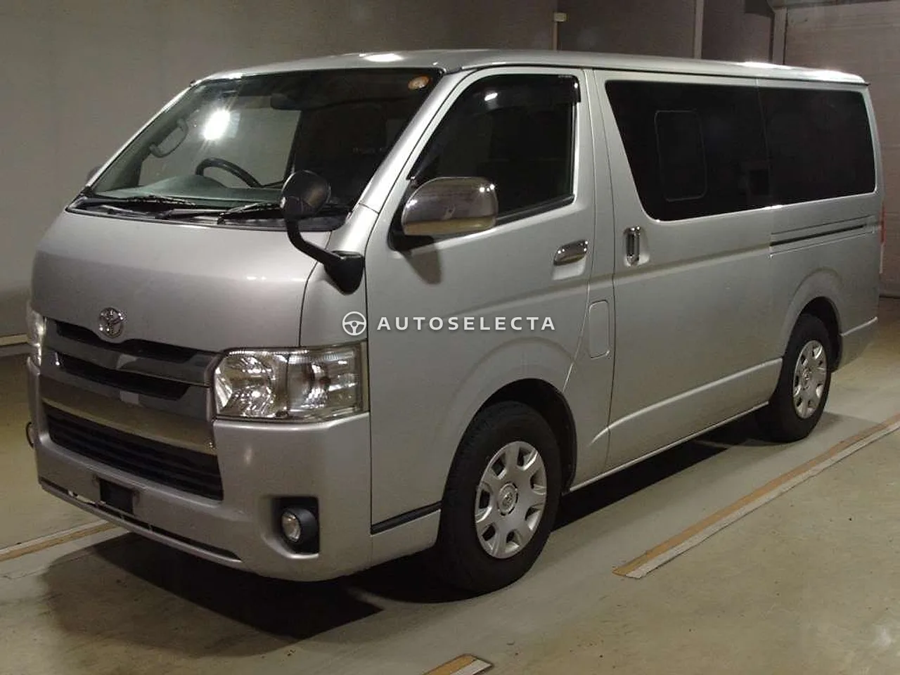 Toyota Hiace Van 2014, photo 1 of 2
