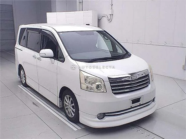 Toyota Noah 2009, auction grade 3.5