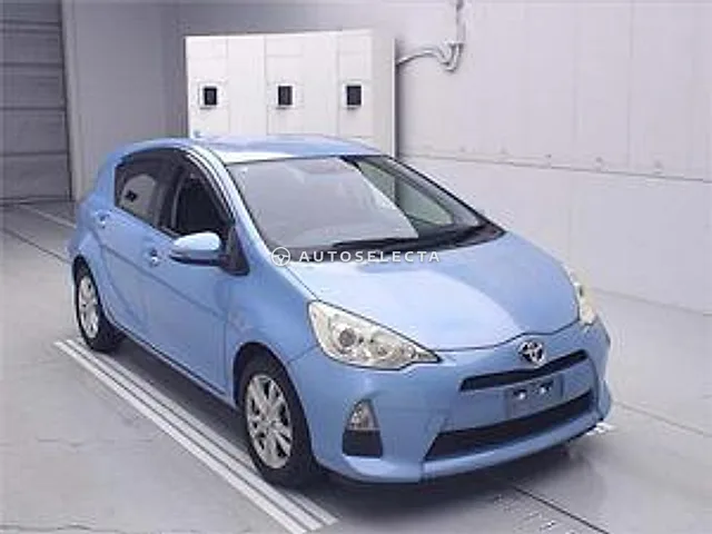 Toyota Aqua 2012, auction grade 3.5