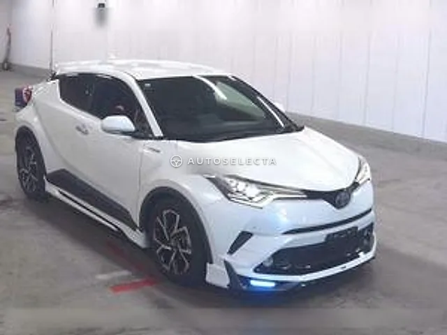 Toyota C-HR 2018, auction grade 4.5