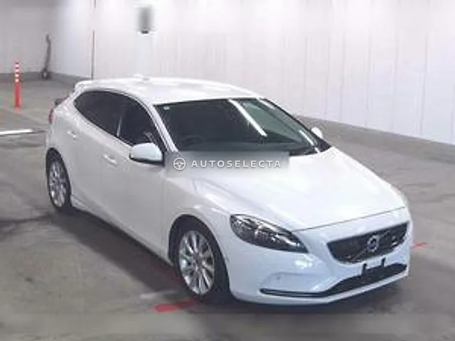 Volvo V40 2014, auction grade 3.5