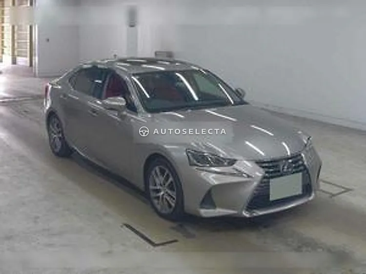 Lexus IS 2018, photo 1 of 6