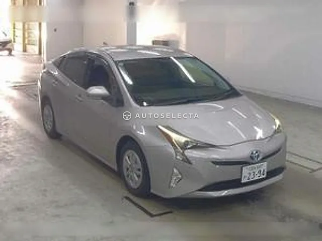 Toyota Prius 2016, auction grade 3.5
