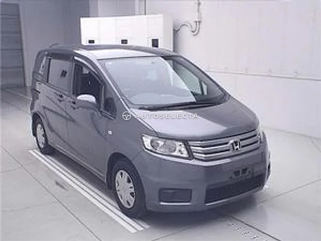 Honda Freed Spike 2011, auction grade 3.5
