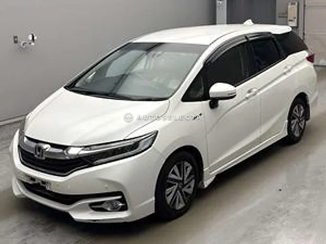 Honda Shuttle 2017, auction grade 3