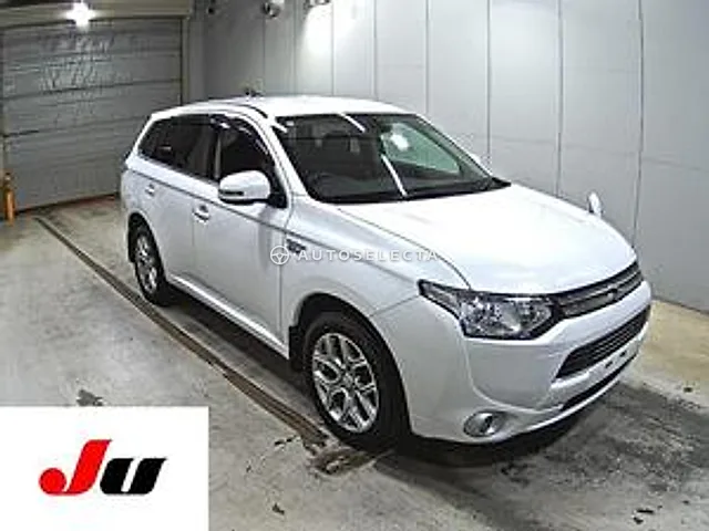 Mitsubishi Outlander PHEV 2013, auction grade 4