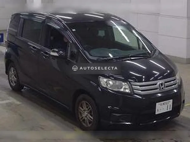 Honda Freed Spike 2013, auction grade 3.5