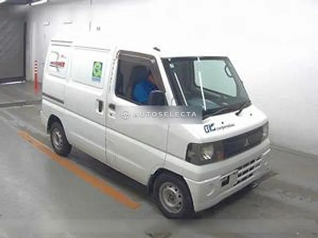 Mitsubishi Minicab Van 2008