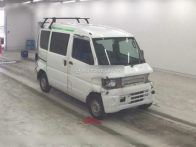 Mitsubishi Minicab Van 2009