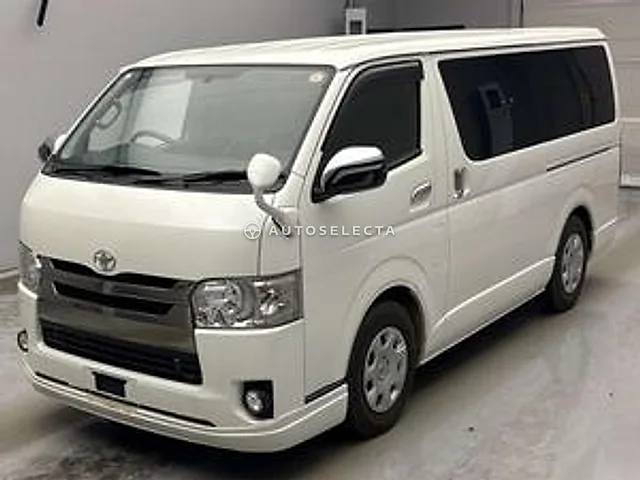 Toyota Hiace Van 2017, auction grade 3.5