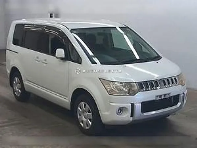 Mitsubishi Delica D:5 2010, auction grade 3.5