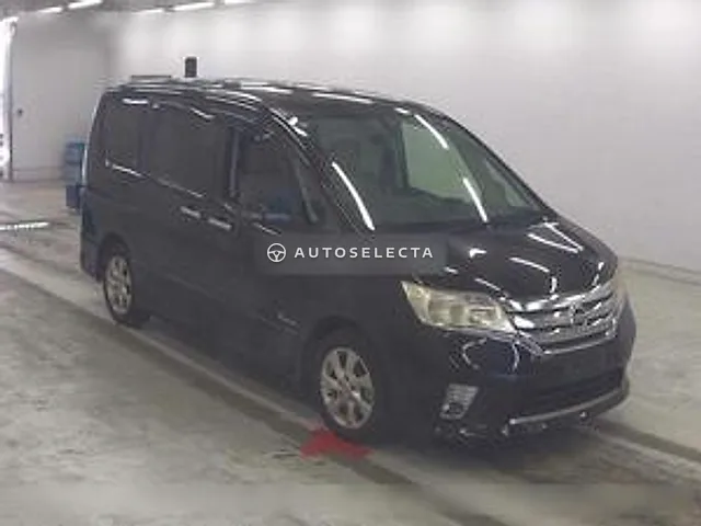 Nissan Serena 2013