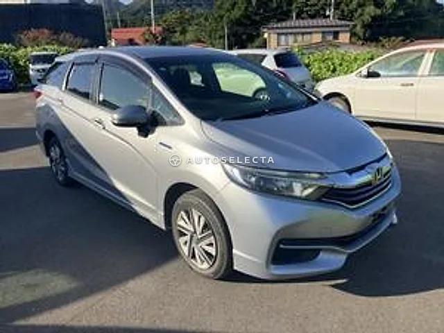 Honda Shuttle 2017, auction grade 3