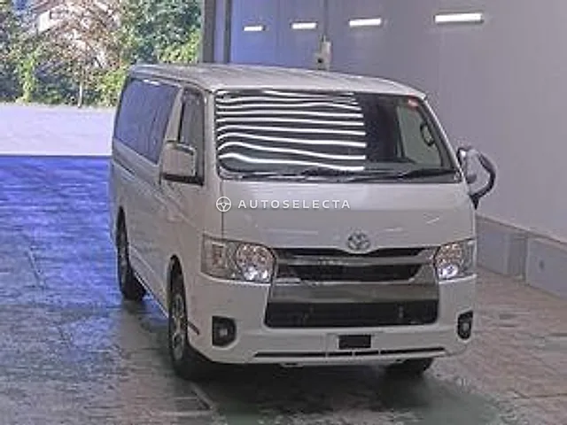 Toyota Hiace 2023, auction grade 3