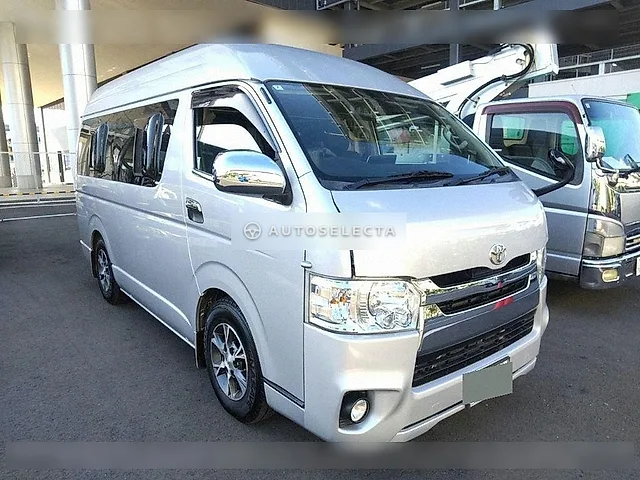 Toyota Hiace Van 2019, auction grade 4.5