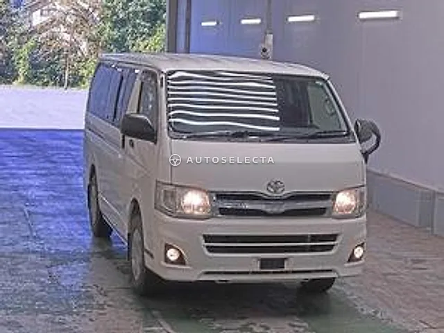 Toyota Hiace 2011, auction grade 3