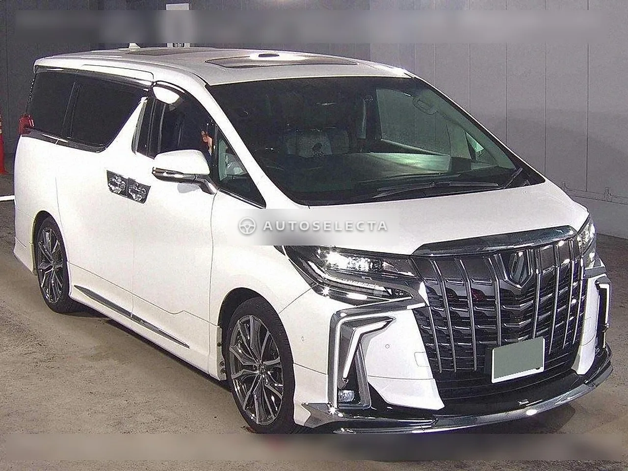Toyota Alphard 2021, photo 1 of 6
