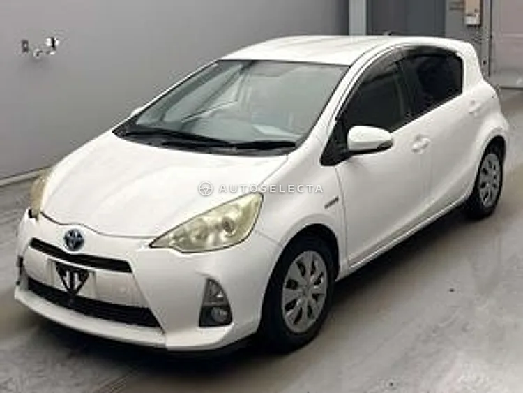 Toyota Aqua 2012, photo 1 of 1