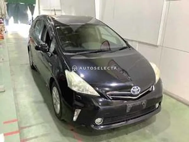 Toyota Prius Alpha 2013, auction grade 3.5